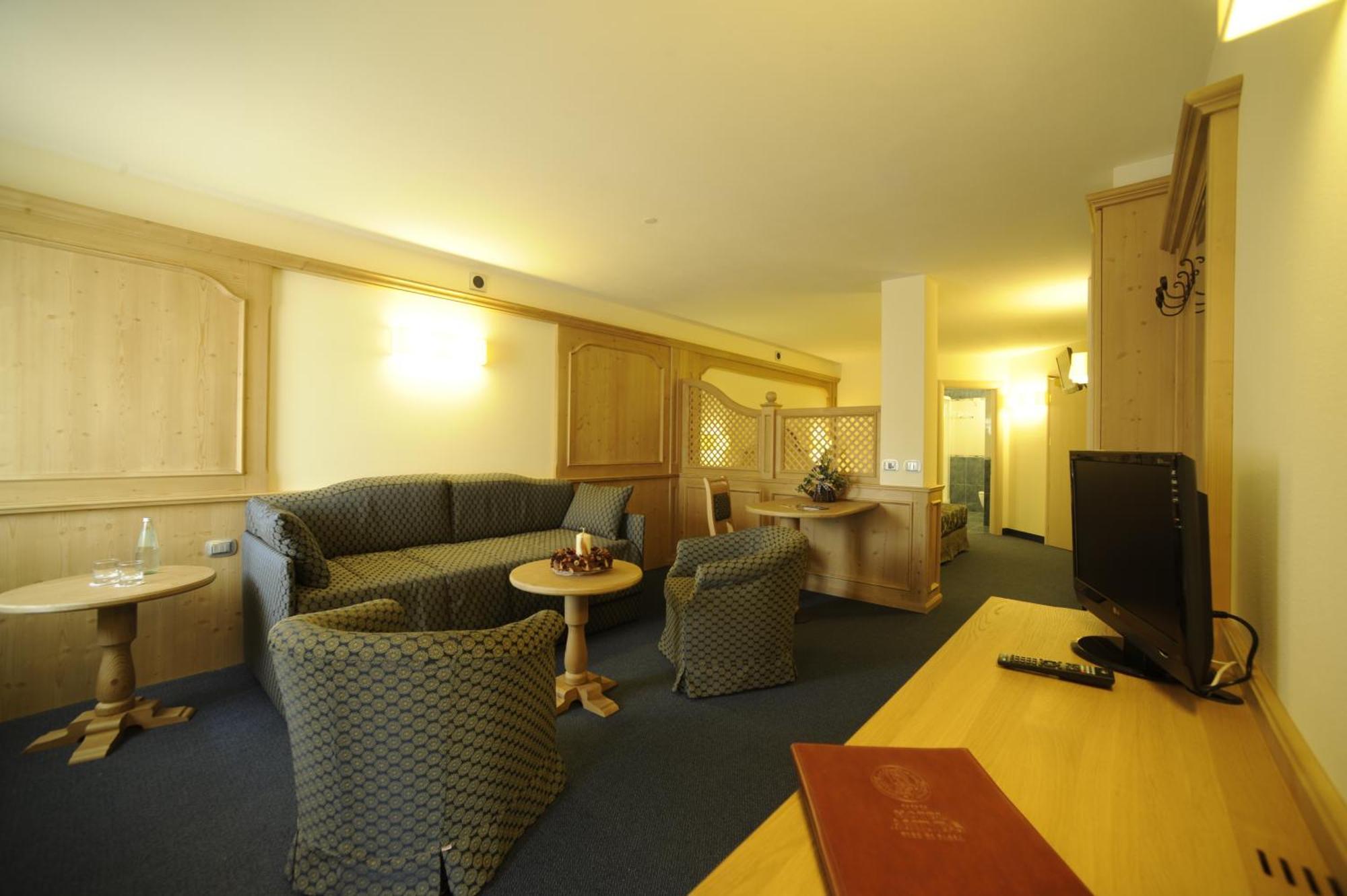 Family Hotel Andes - Only For Family 维哥迪法萨 外观 照片