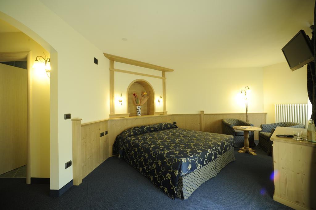Family Hotel Andes - Only For Family 维哥迪法萨 客房 照片